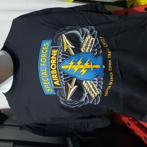Vintage Military ARMY Special Forces Airborne tshirt